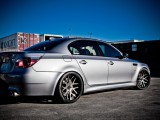 int_bmw_e60m5_gry_01
